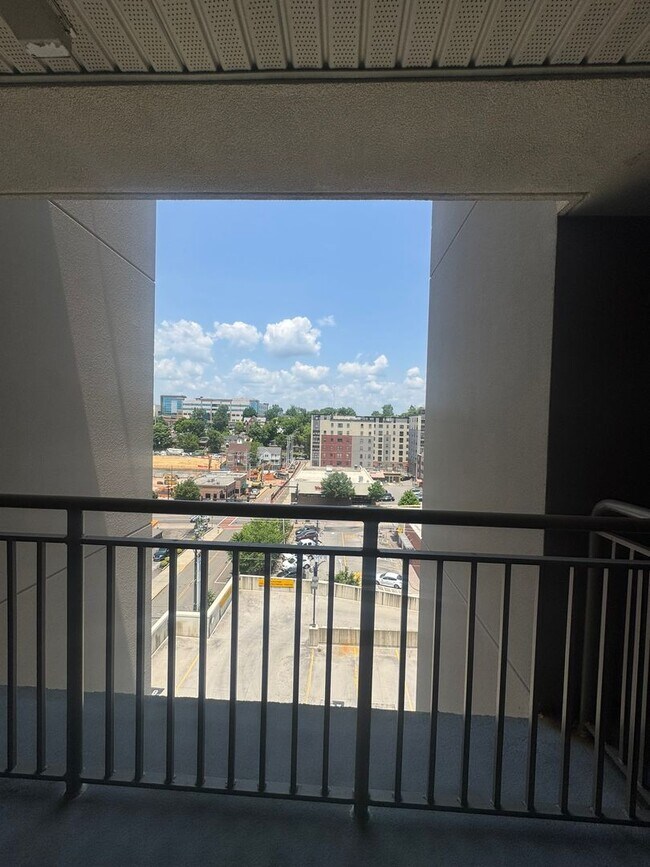 Building Photo - Lake Plaza: Available for EARLY MOVE-IN as...
