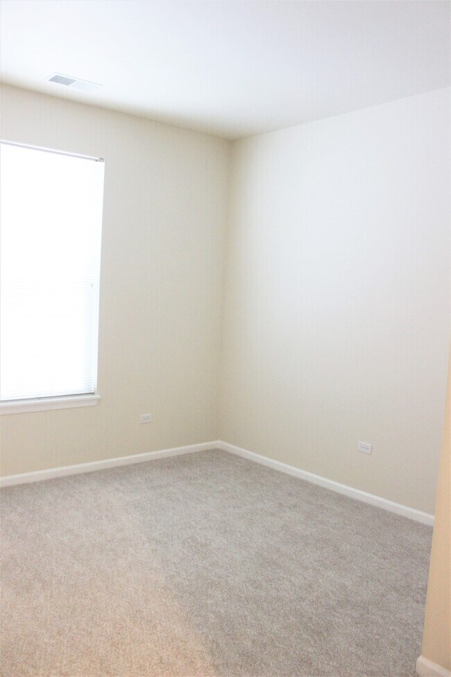 Building Photo - 12392 Wedgemere Dr