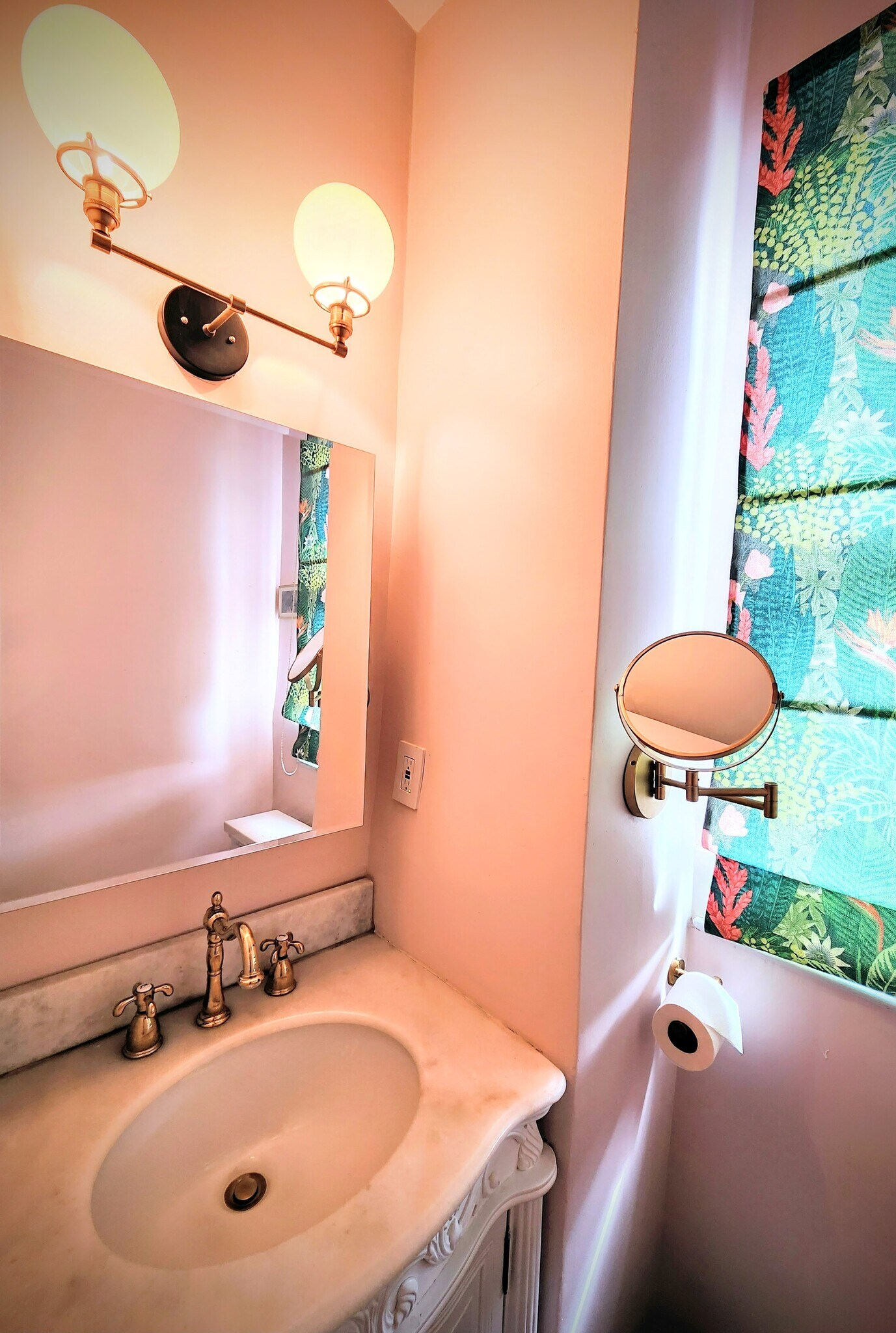 Bathroom - Marble Sink - 2515 K St NW