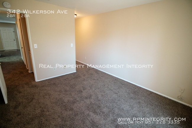 Building Photo - 2 bedroom 2 bath apartment in Perris