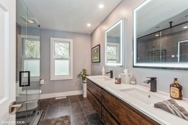 Building Photo - 446 Quail Dr