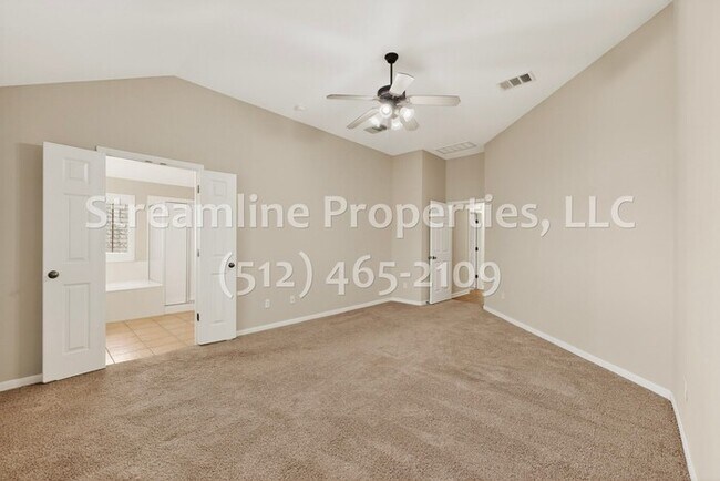Building Photo - Spacious 4 Bedroom, 2 Bath - Open Layout!