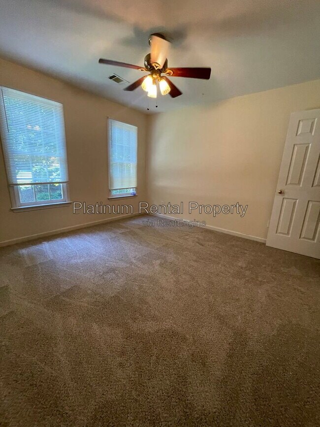 Building Photo - 7115 Red Fox Ln