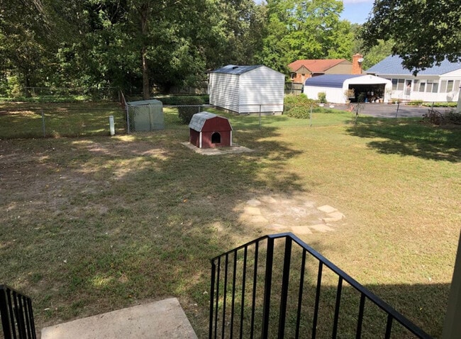 Building Photo - 1608 Barberry Ln