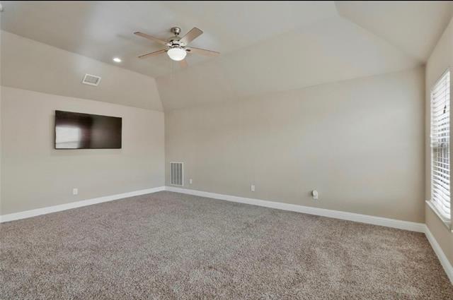 Building Photo - 855 Forest St