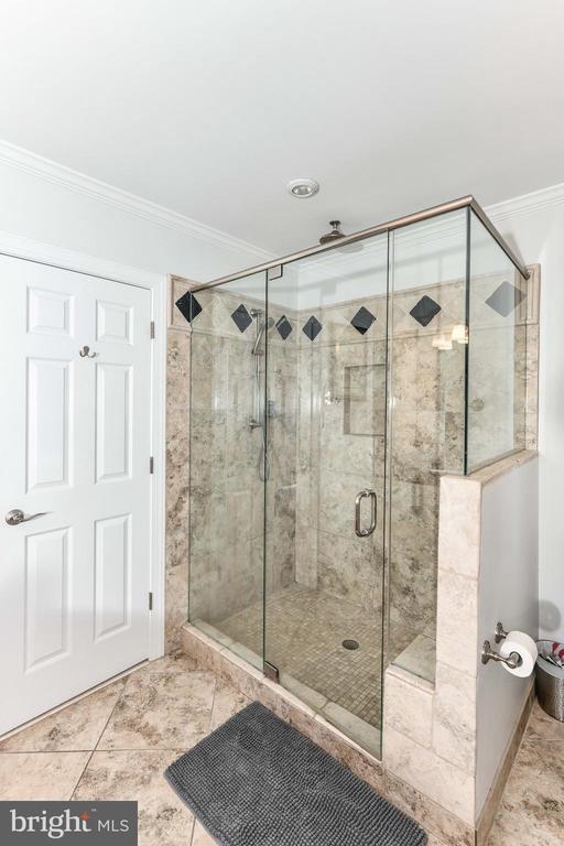 Building Photo - 3061 N Oakland St