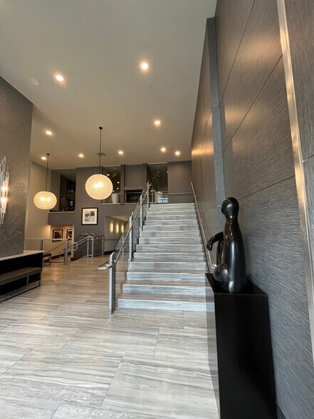 Building Photo - 400 W Ocean Blvd