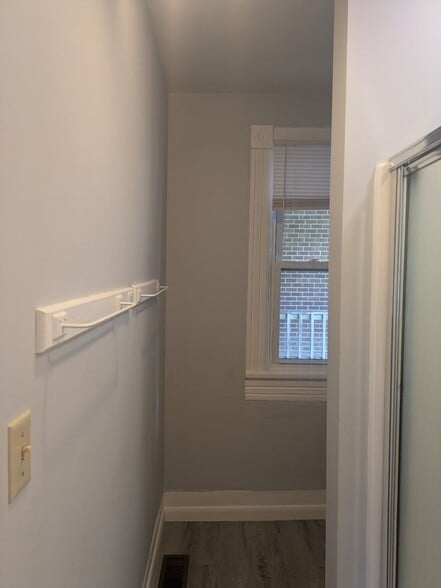 Building Photo - 85 N High St