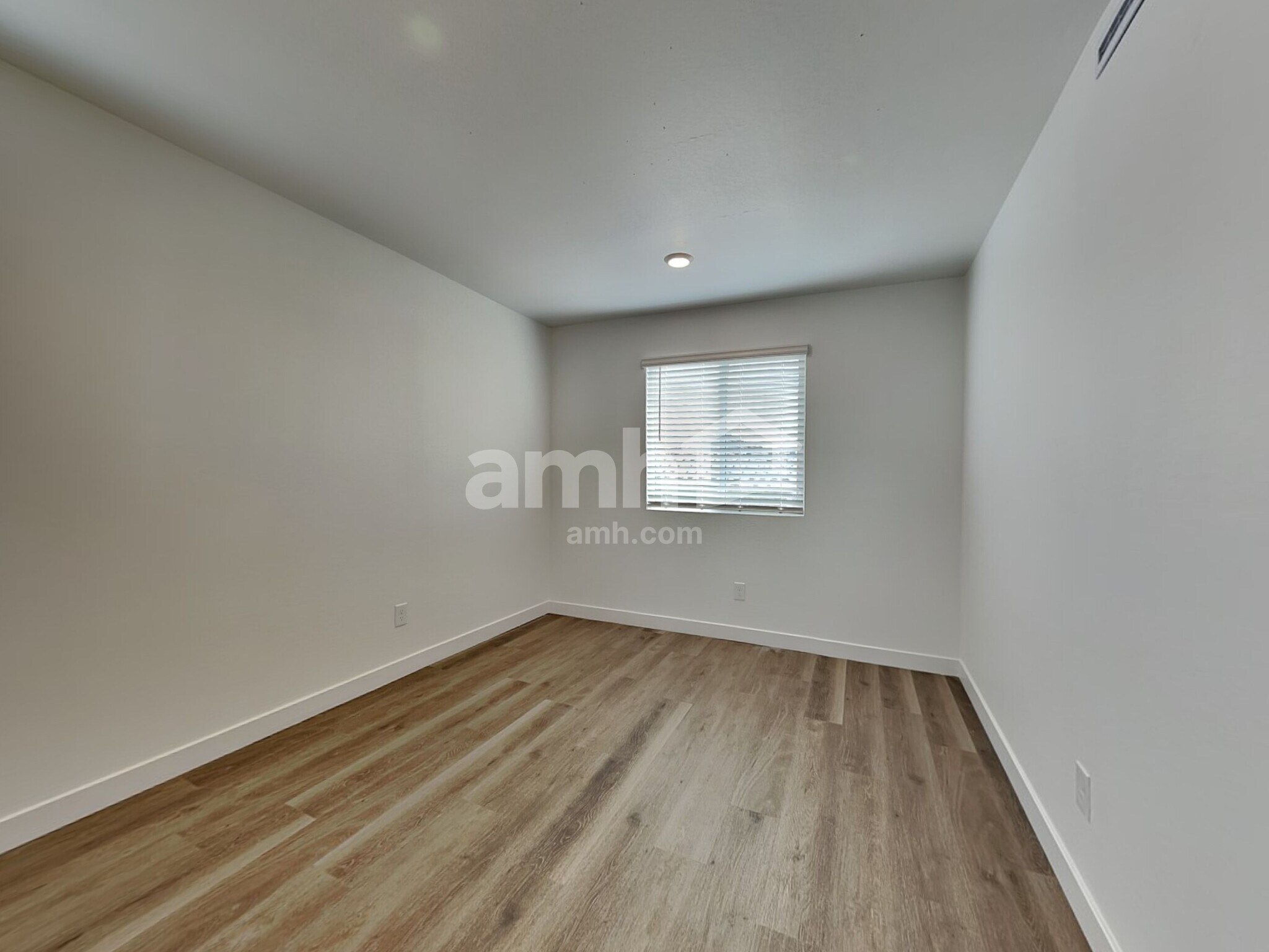 Building Photo - 20177 W Thomas Rd