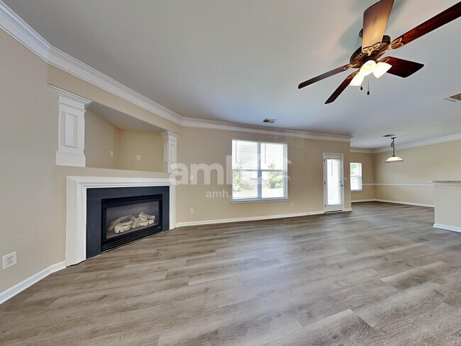 Building Photo - 533 Wrayhill Dr