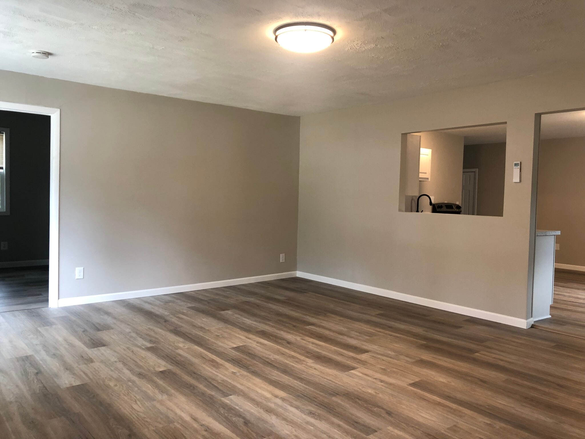 Living room - 15 Pineview Ave