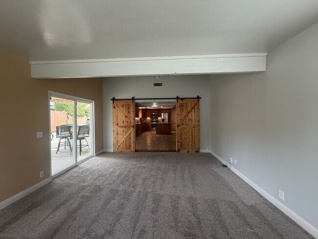 Building Photo - 770 Catherine Ave