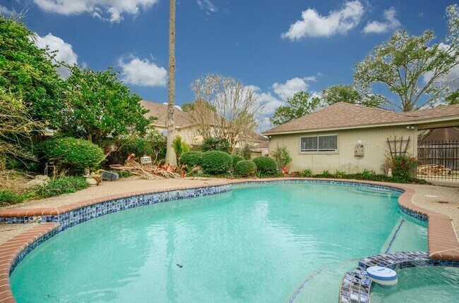 Building Photo - 24706 Mather Dr