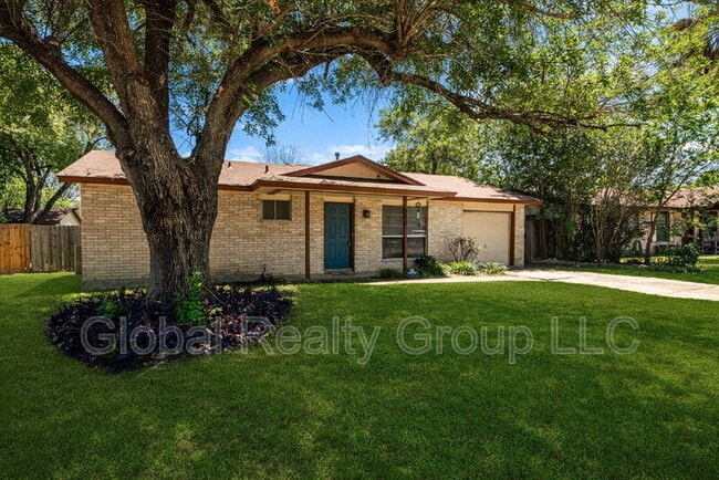 Building Photo - 517 Oak Dr