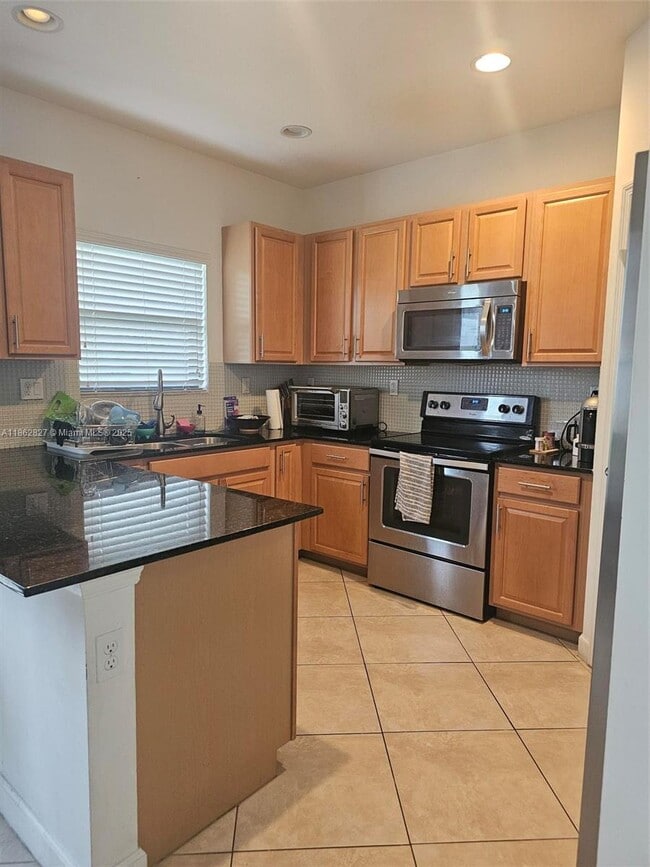 Building Photo - 362 NE 194th Terrace