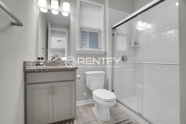 Building Photo - 211 Tetcott St