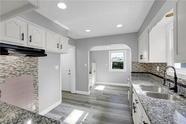Building Photo - 7514 Bertha Ave