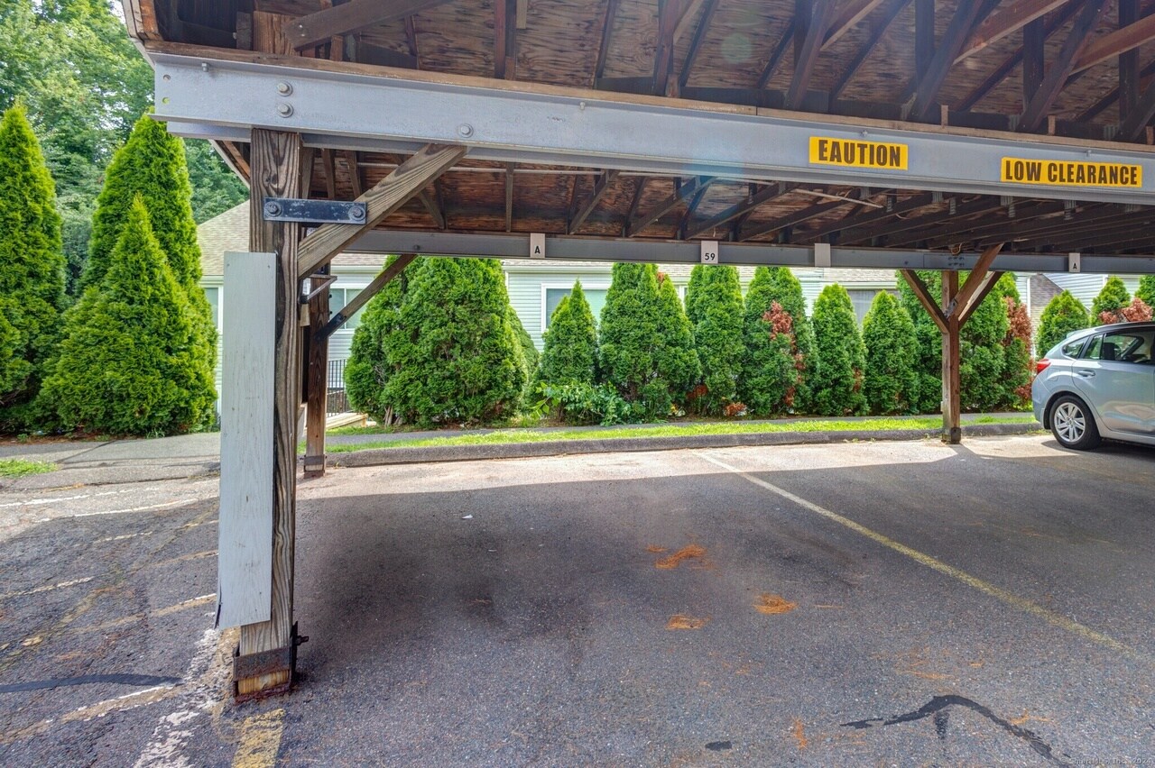 Building Photo - 59 Brookwood Dr