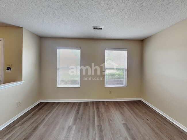 Building Photo - 626 Hickory Pine Dr