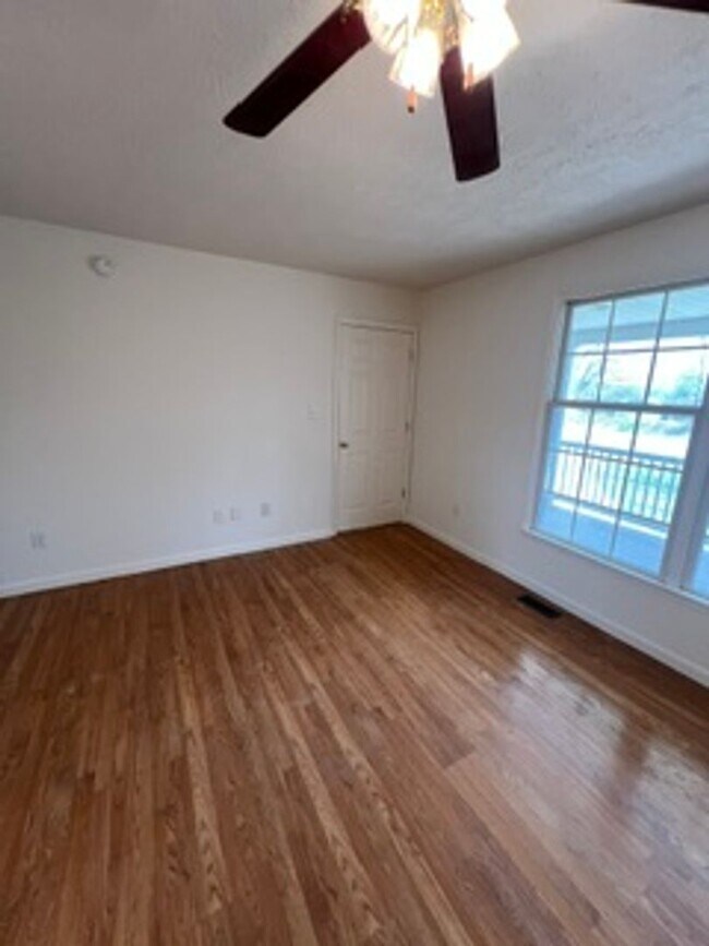 Building Photo - Single family home located in southern Rockbridge County minutes from I81