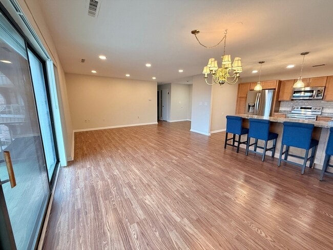 Building Photo - 1006 Paradise Rd