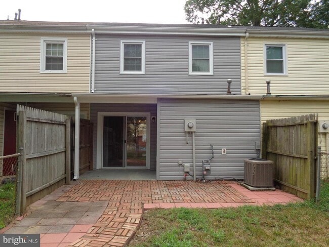 Building Photo - 7 Farrell Ln