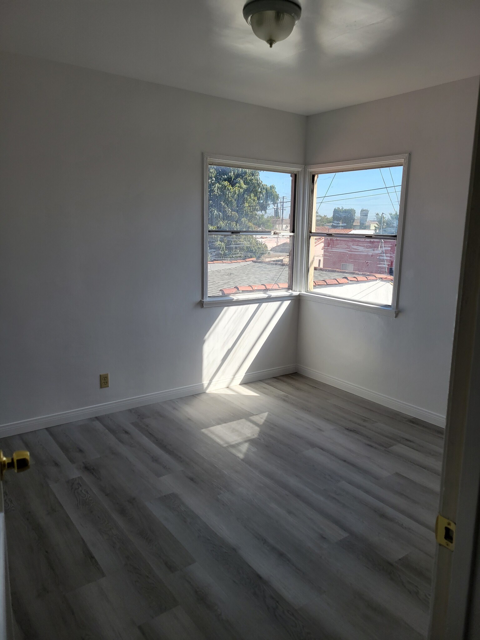 BEDROOM - 2416 Flower St