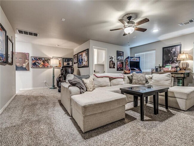 Building Photo - Beautiful home in Kelly Lake Estates + 4 bedrooms + 3 full bathrooms