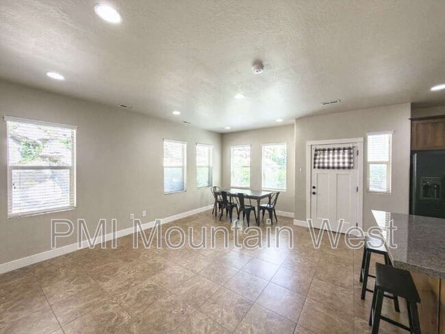 Building Photo - 2119 Orchard Pines Loop E