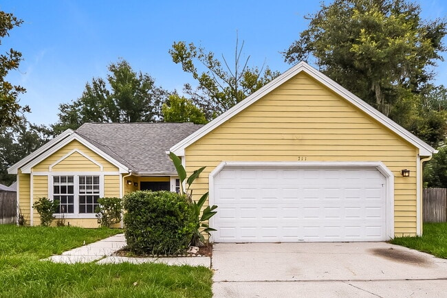 Building Photo - 711 White River Dr