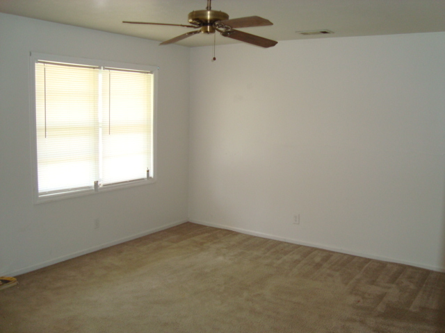 Building Photo - 3BR / 2BA Near Ft Benning