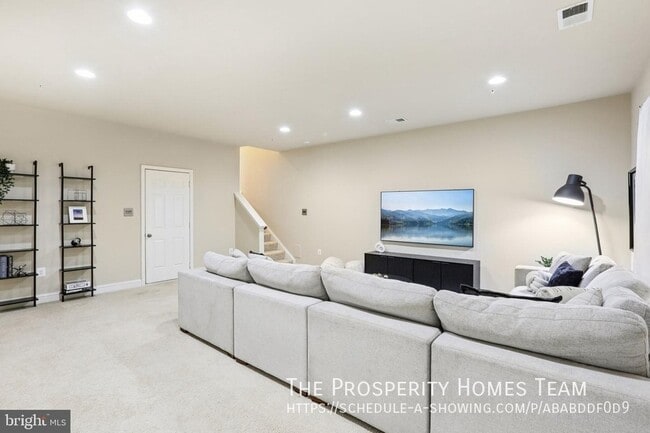 Building Photo - 9384 Rock Ripple Ln