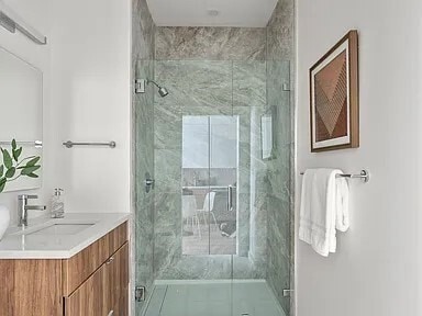 Building Photo - 87 Oxford St