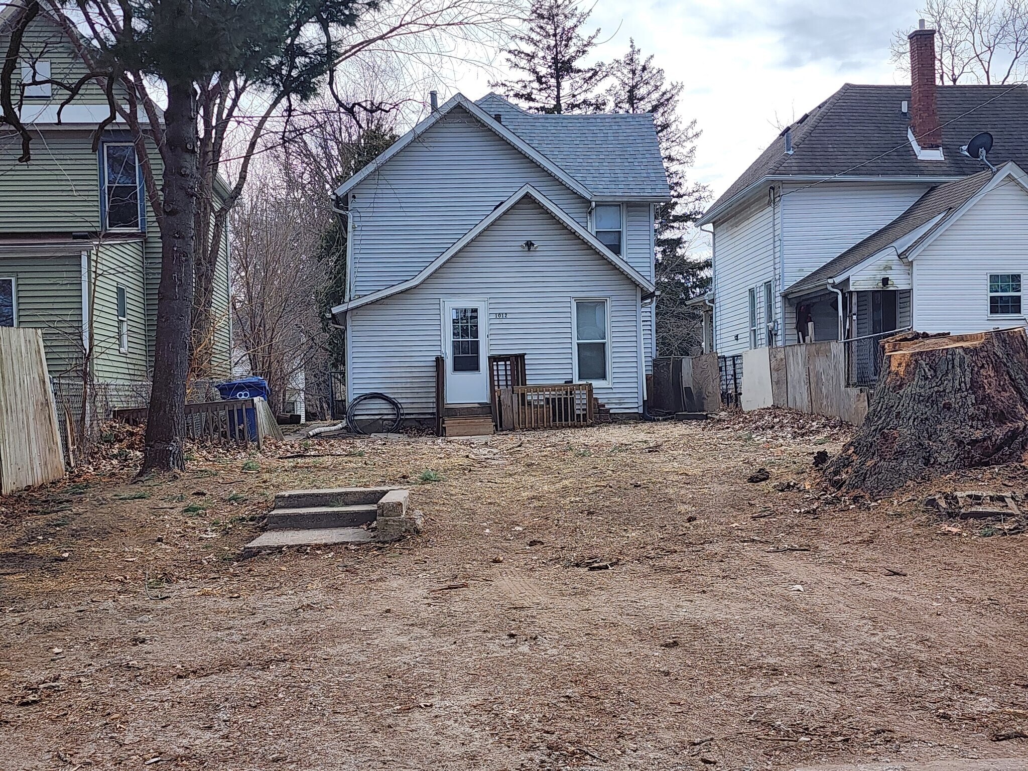 Building Photo - 1012 E 15th St