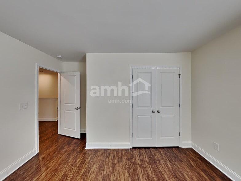 Building Photo - 3588 Okelly Dr