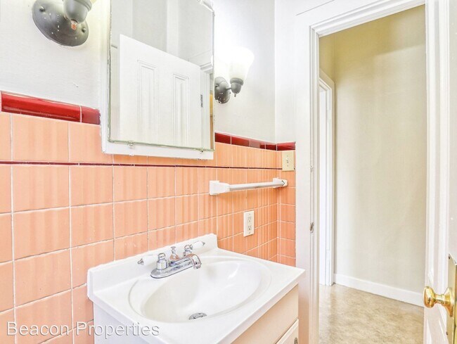 Building Photo - 310 51st St