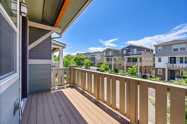 Building Photo - $2,775 - 3 Bed, 2.5 Bath Home in Aurora wi...