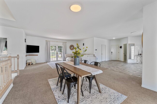 Building Photo - 4949 Rau Ln