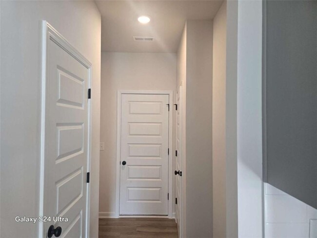 Building Photo - 2625 Ravencliff Dr
