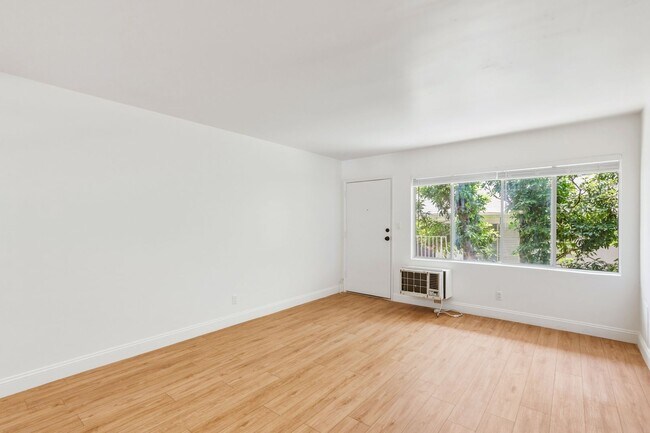 Building Photo - Montrose Residences