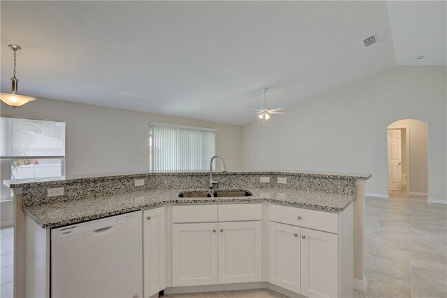 Building Photo - 426 Lanfair Ave