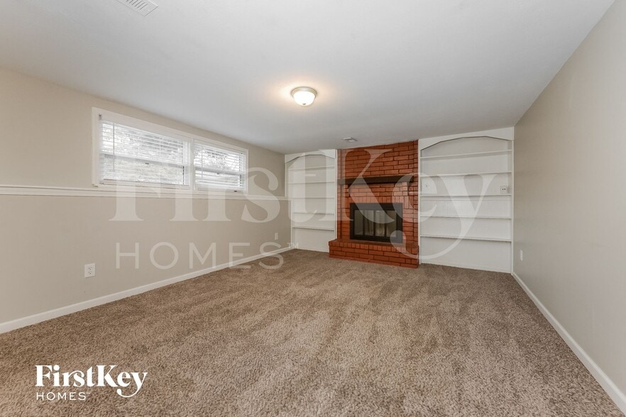 Building Photo - 1300 SW 22nd St