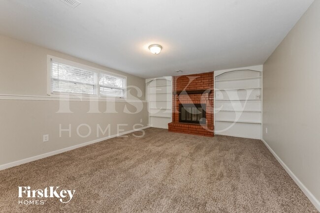 Building Photo - 1300 SW 22nd St