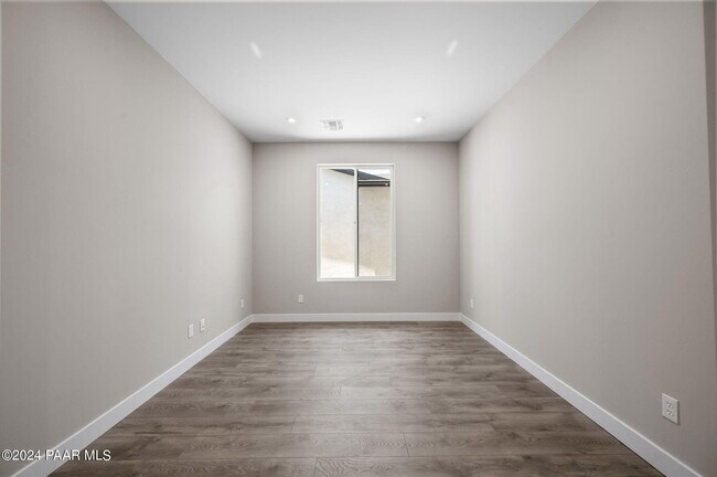 Building Photo - 1318 Rockwood Dr