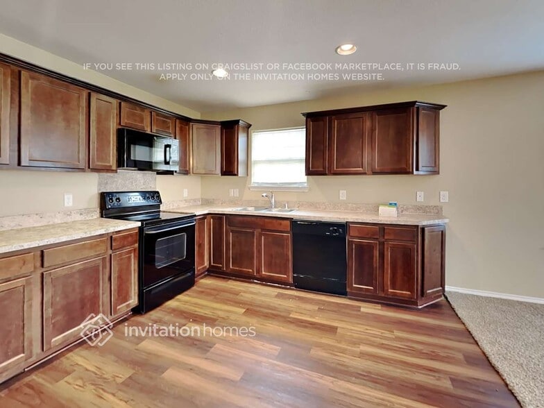 Building Photo - 15617 Gatsby Ln