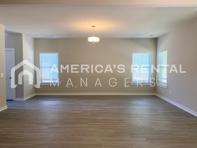 Building Photo - 7953 St.James Dr