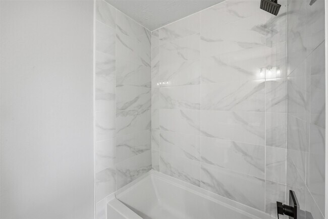 Building Photo - 10922 Woodwind Shadows Dr