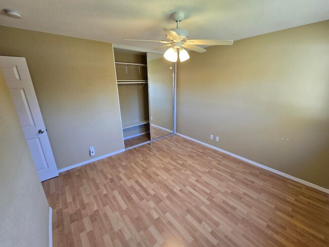 Building Photo - Campbell Duplex: 3 BR 1 BA with Garage & W...