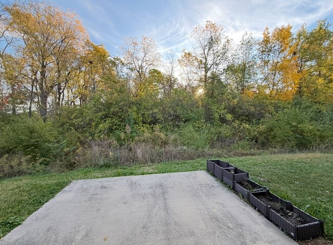 Building Photo - Blackthorne Community...3 Bedroom 2 Bath