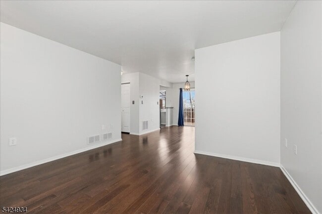 Building Photo - 5 Ajax Ct